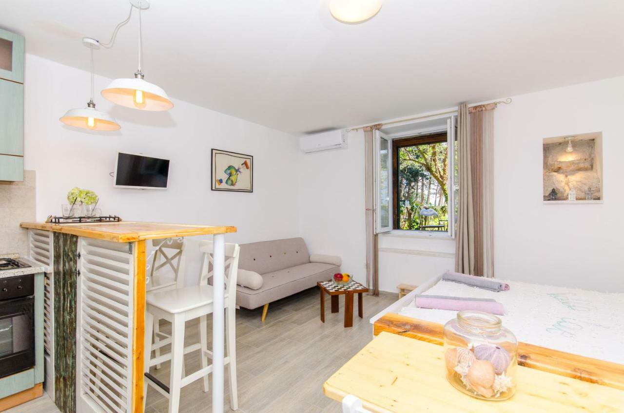 Apartment Hello Love Split Bagian luar foto