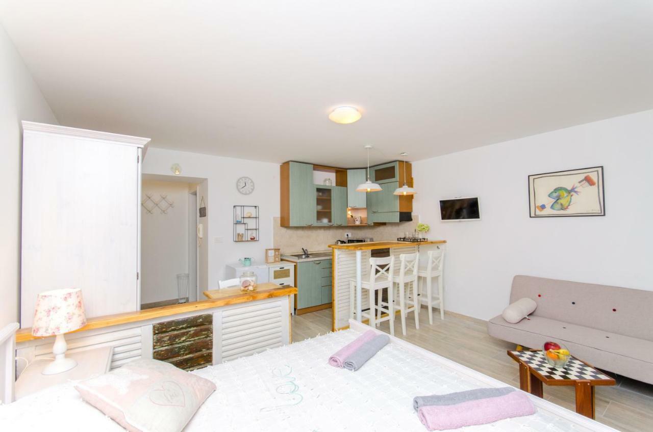 Apartment Hello Love Split Bagian luar foto